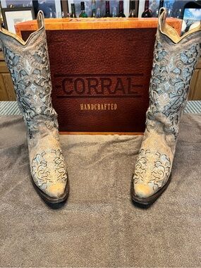 Corral Tan Leather Women’s Western Boots with Glitter Inlay & Crystal Embroidery